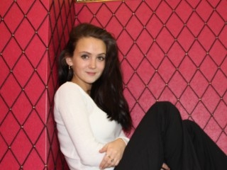 brunette teen miya zoom
