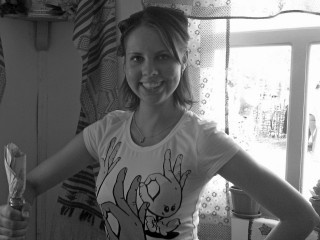 brunette teen ratana