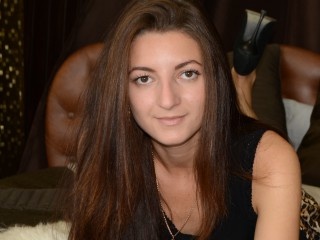 brunette teen chillbaby
