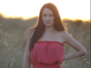 brunette mellaniee
