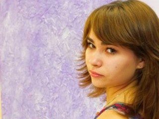 brunette teen barakah