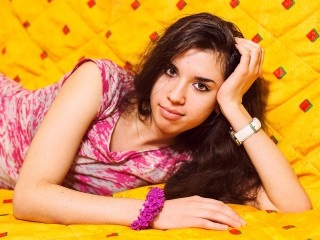 brunette teen veliss roleplay