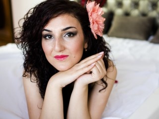 brunette teen violet dancing