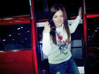 brunette teen nadinie