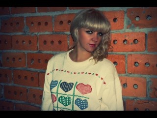 blonde vicky dancing