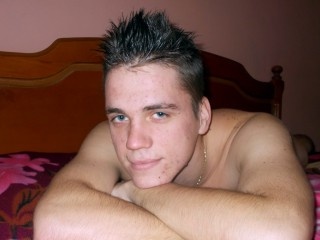 brunette young man crissxxx69