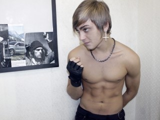 blonde young man fenor