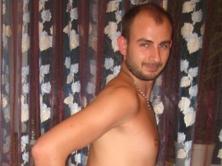 brunette max007 dancing