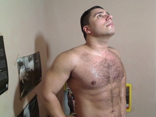 brunette raza close