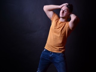 brunette young man raul