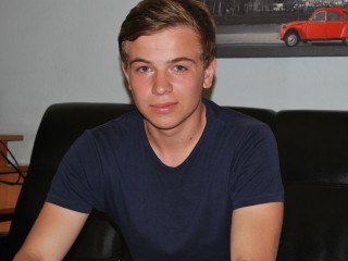 brunette young man stevesweetbb