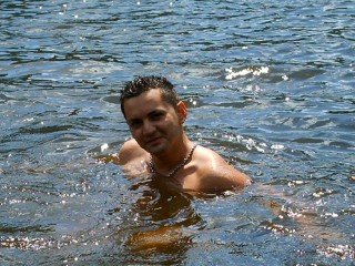 25 yo, gay live sex, short hair, white