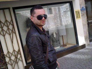 25 yo, gay live sex, short hair, white