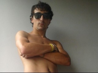 brunette manu1 love balls/beads