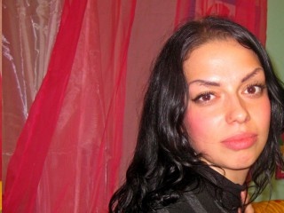 brunette teen vivecia anal
