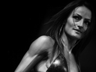 brunette jasmina striptease