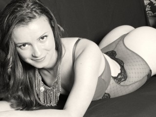brunette teen moniqueblake live