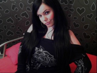 brunette boobsyasmeen striptease