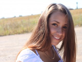 brunette teen malinamimi cameltoe