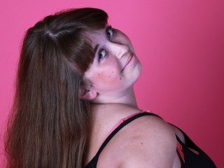 brunette teen bella dancing