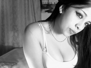 brunette teen angie zoom