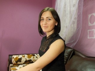 brunette teen lilly
