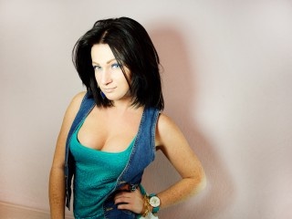 brunette teen evosun dildo