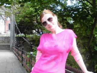 brunette teen hotdammyone zoom