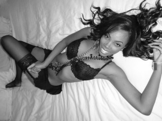 brunette candice close