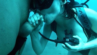 brunette babe aqualung head
