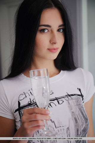 morena fawn blancas camisa