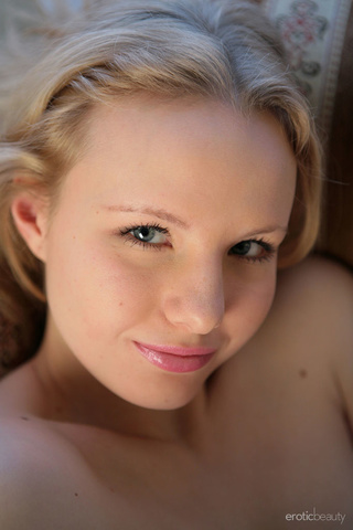 boobilicious blonde girl nice