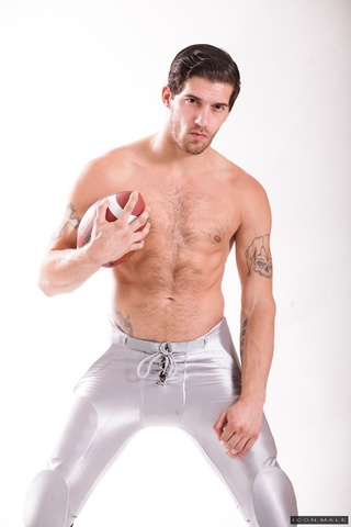 fútbol player apretada uniforme