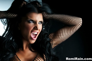 smoking hot chick loves