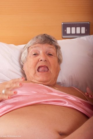 amateur, dildo, nurse, strip