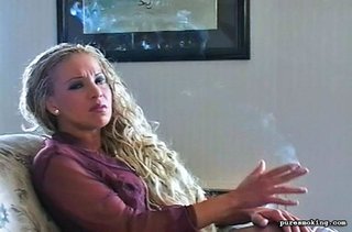 curly haired blondie shows