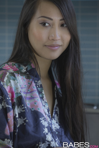 asian mistress satisfies white