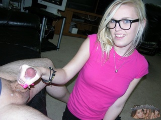 teen blonde foxy body