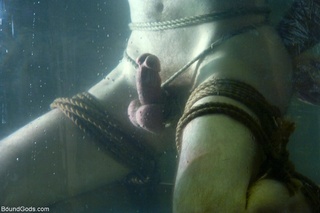 bearded gay esclava tortured