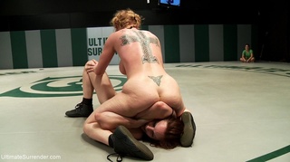 these lesbianas wresting honeys