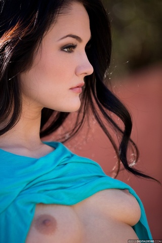 sexy blode blue eye