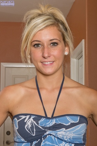 foxy blonde slowly peels