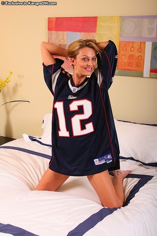 sporty blonde mom strips