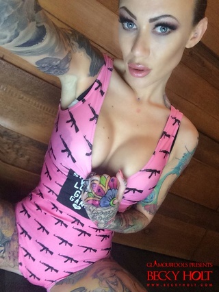 alluring babe displays hot