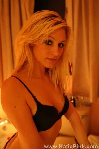increíble guapas rubias undresses