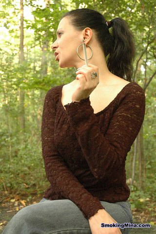 morena nena castaña top