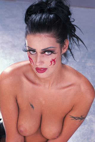 eróticos nena teases indulging