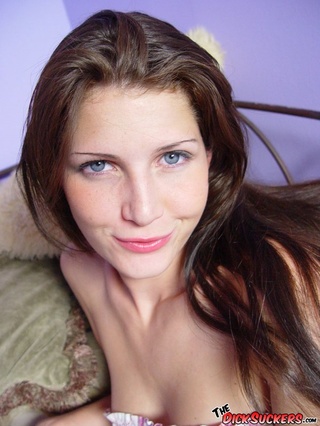 blue eyed brunette masturbates