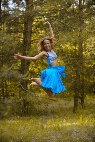 stunning young dancer naked
