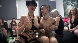 chicas showing apretada tetas